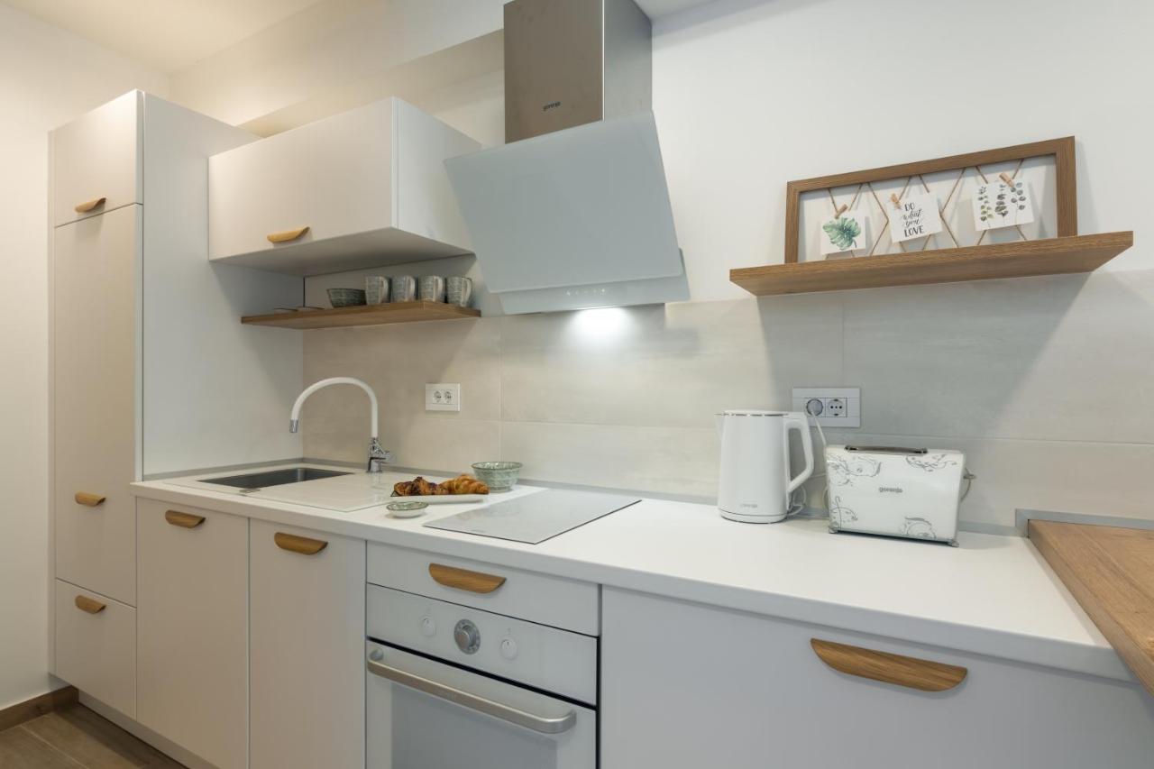 Apartment Norah With Private Parking Πούλα Εξωτερικό φωτογραφία